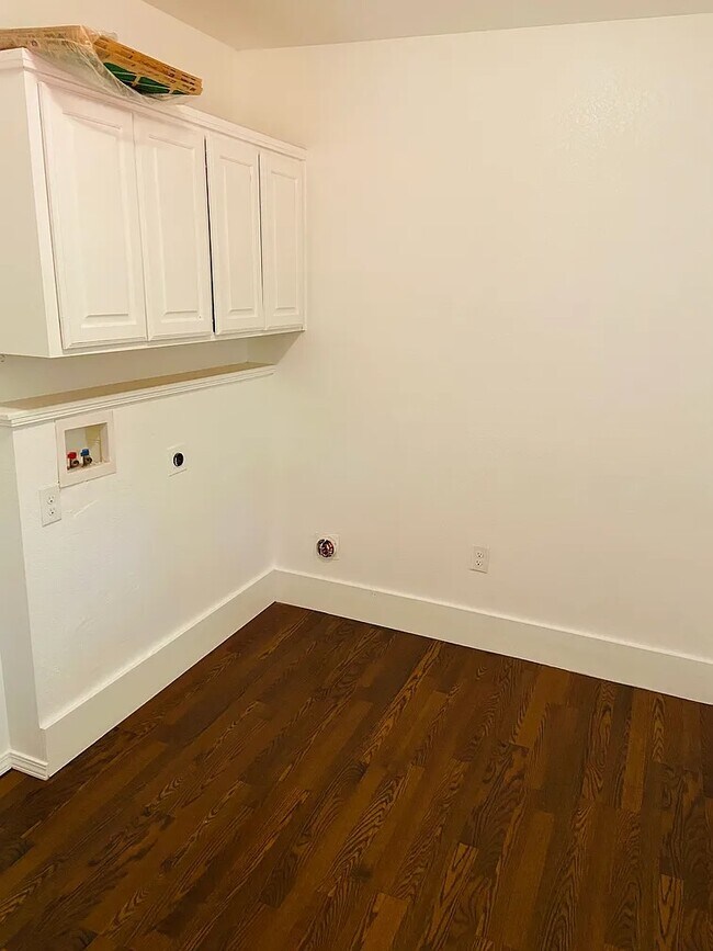 Building Photo - 9 Bewdley Cir