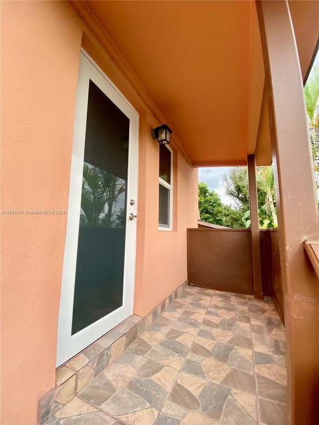 Building Photo - 3360 SW 6th St