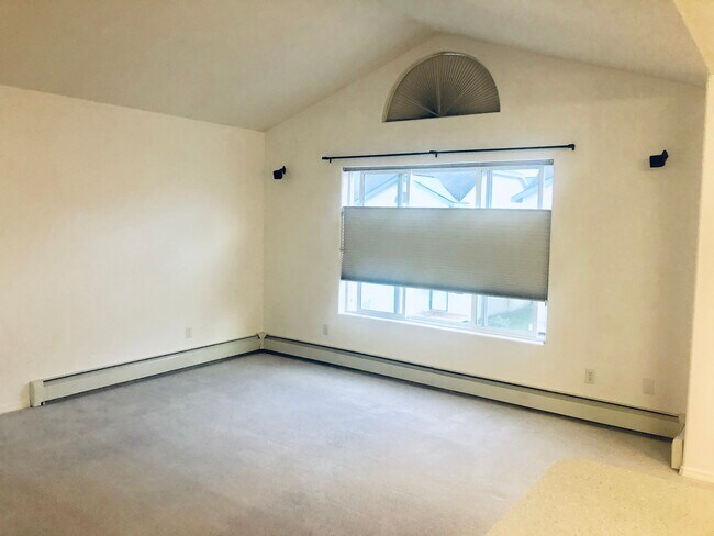 Building Photo - 1639 Mountainman Loop