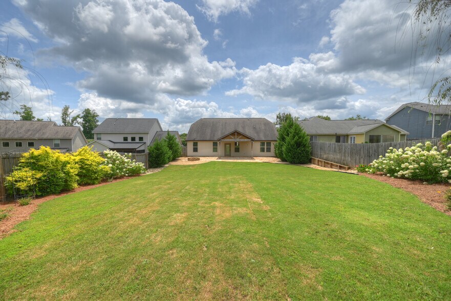 Building Photo - 2050 Covey Dr