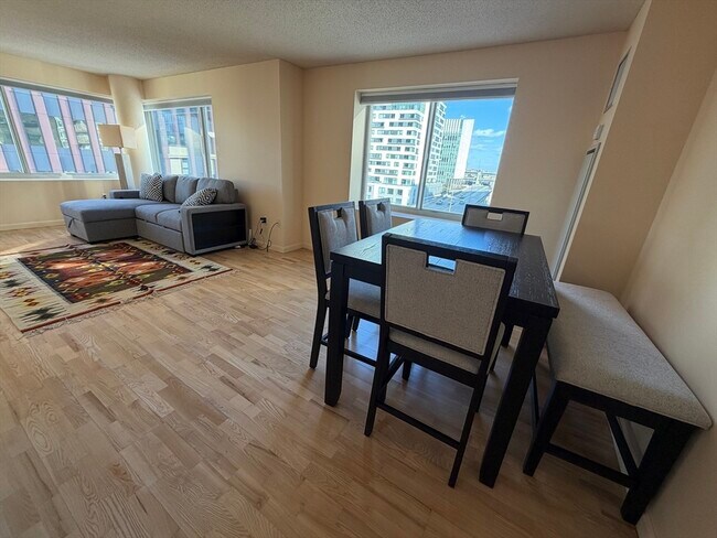 Building Photo - 8 Museum Way