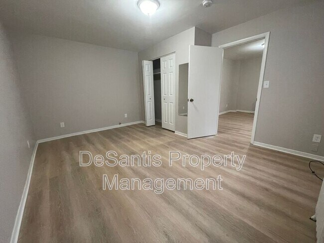 Building Photo - 1000 Duss Ave