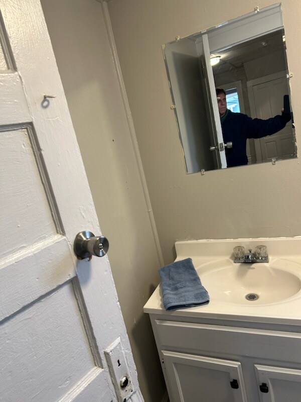 Building Photo - 927 S Jackson St