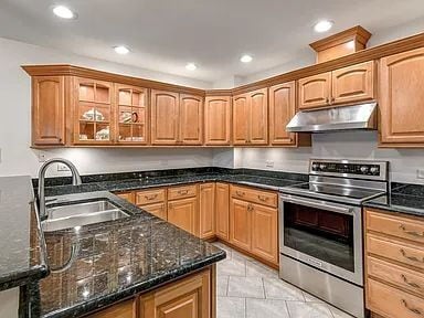 Building Photo - "Charming 2-Bed, 2-Bath Retreat in the Heart of Hinsdale – Spacious 2071 Sq Ft Haven!"