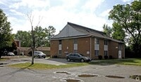 Building Photo - Quiet Two Bedroom Apartment off Rodman Ave