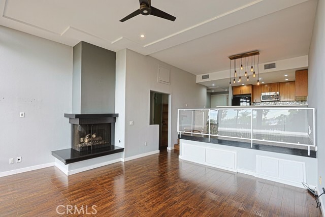 Building Photo - 9322 Marina Pacifica Dr N