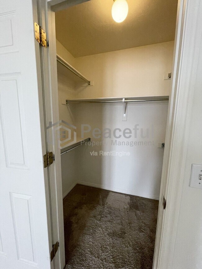 Building Photo - 6975 Kokopelli Ct