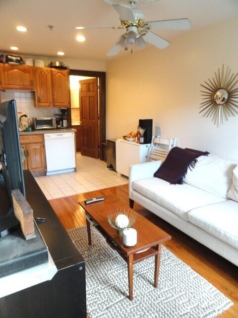 Building Photo - 284 Shawmut Ave