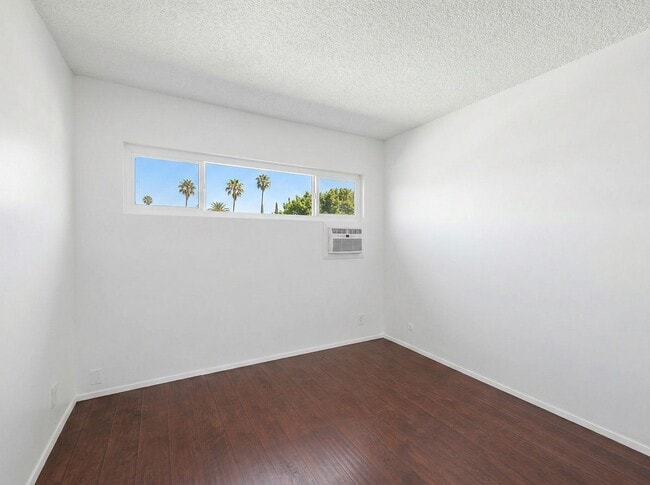 Building Photo - 6828 Fulton Ave
