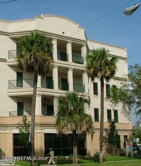 Building Photo - 1661 Riverside Ave