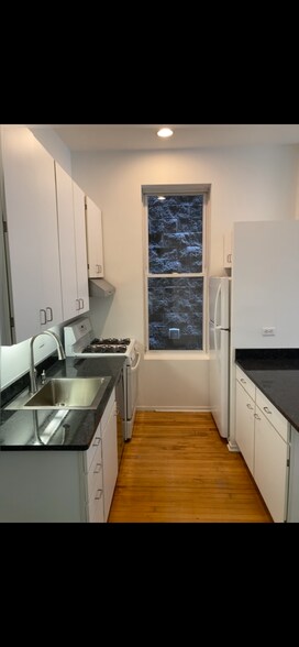 Building Photo - 1645 N Wolcott Ave