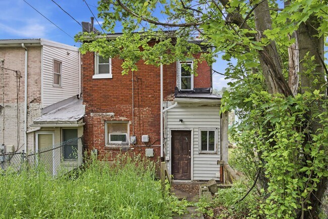 Building Photo - 616 Lillian St