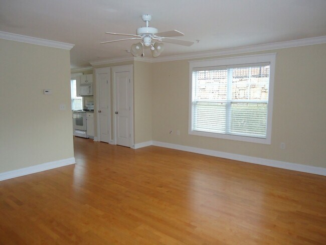 Building Photo - Summit #1012 - End Unit! - PRELEASING FOR AUGUST 2026!