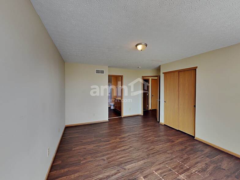 Building Photo - 1064 Amherst Blvd