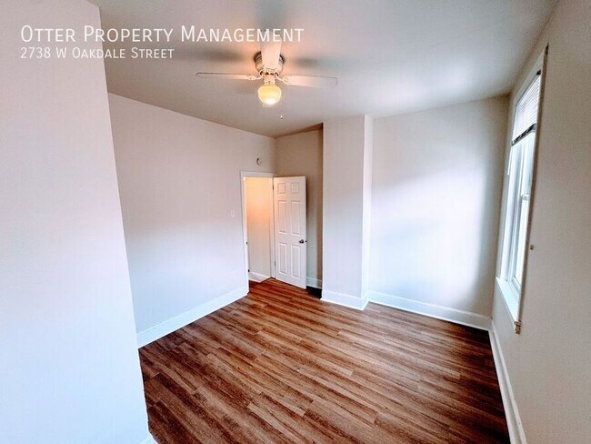 Building Photo - 2738 W Oakdale St