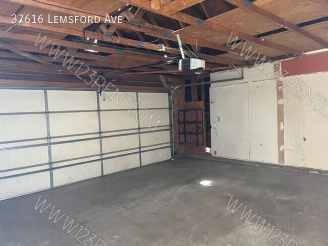 Building Photo - 37616 Lemsford Ave