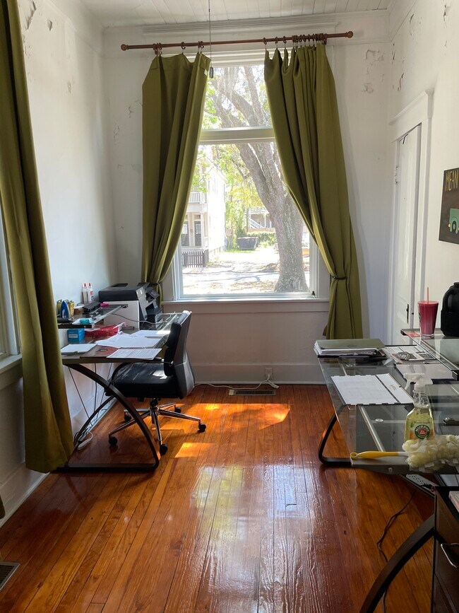 OFFICE - 120 W 37th St