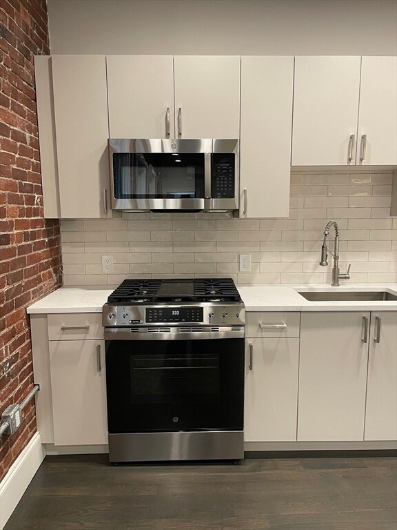 Building Photo - 281 Franklin St