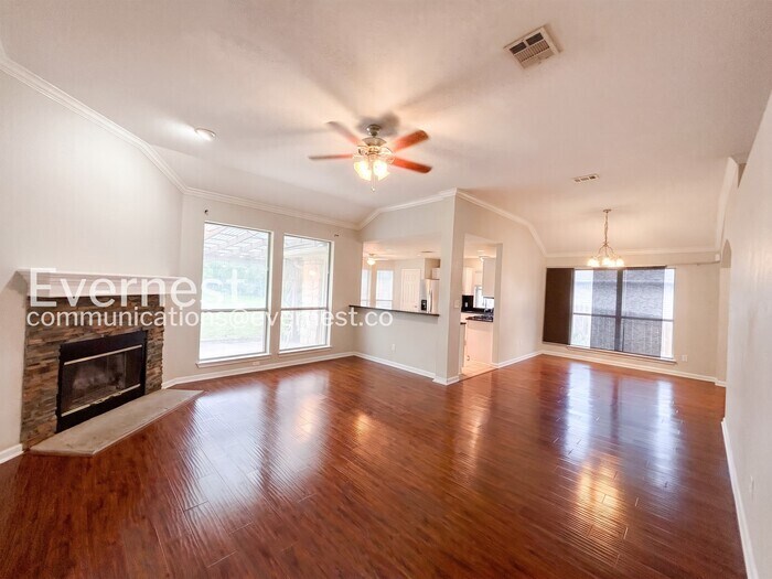 Building Photo - 2315 Chestnut Path