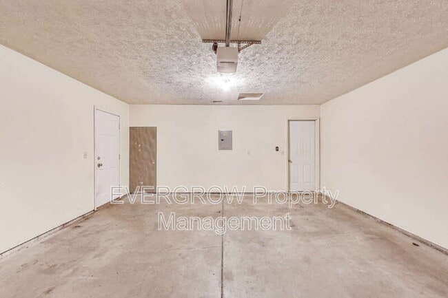 Building Photo - 29 Medina Ln