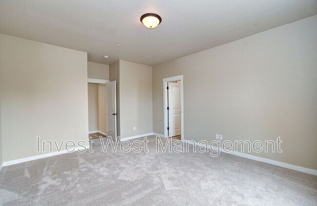 Building Photo - 1651 52nd Ct