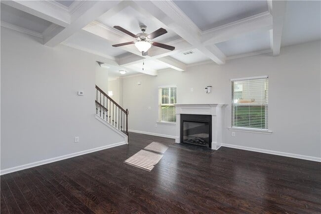 Building Photo - 4758 Highland Ave