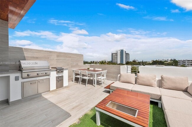 Building Photo - 41 N Shore Dr