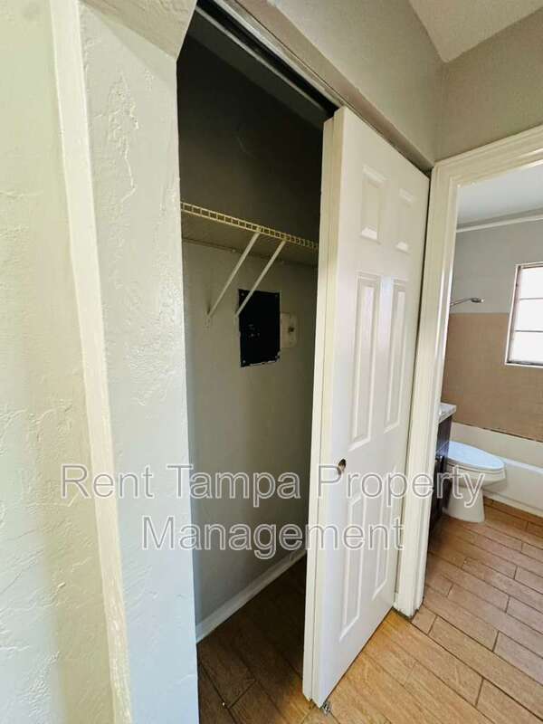 Building Photo - 761 22nd Ave S