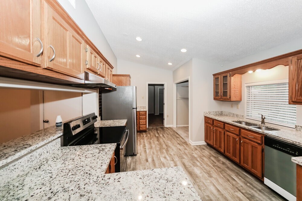 Building Photo - 6124 Kensington Cir