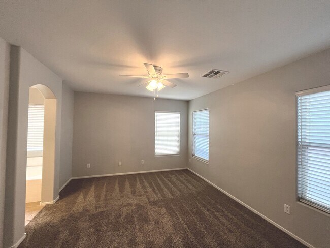 Building Photo - 1847 sq ft, 2 story, 4 Bedroom, 2 1/2 bath, 2 Car Garage home in the Vibrant city of Las Vegas.