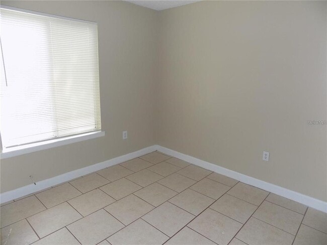Building Photo - 2698 Kavalier Dr