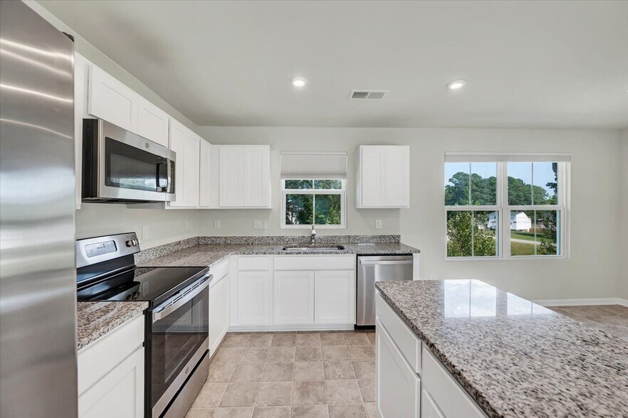 Building Photo - 5941 River Landing Dr