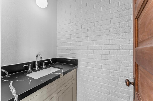 Building Photo - 1420 FM 1960