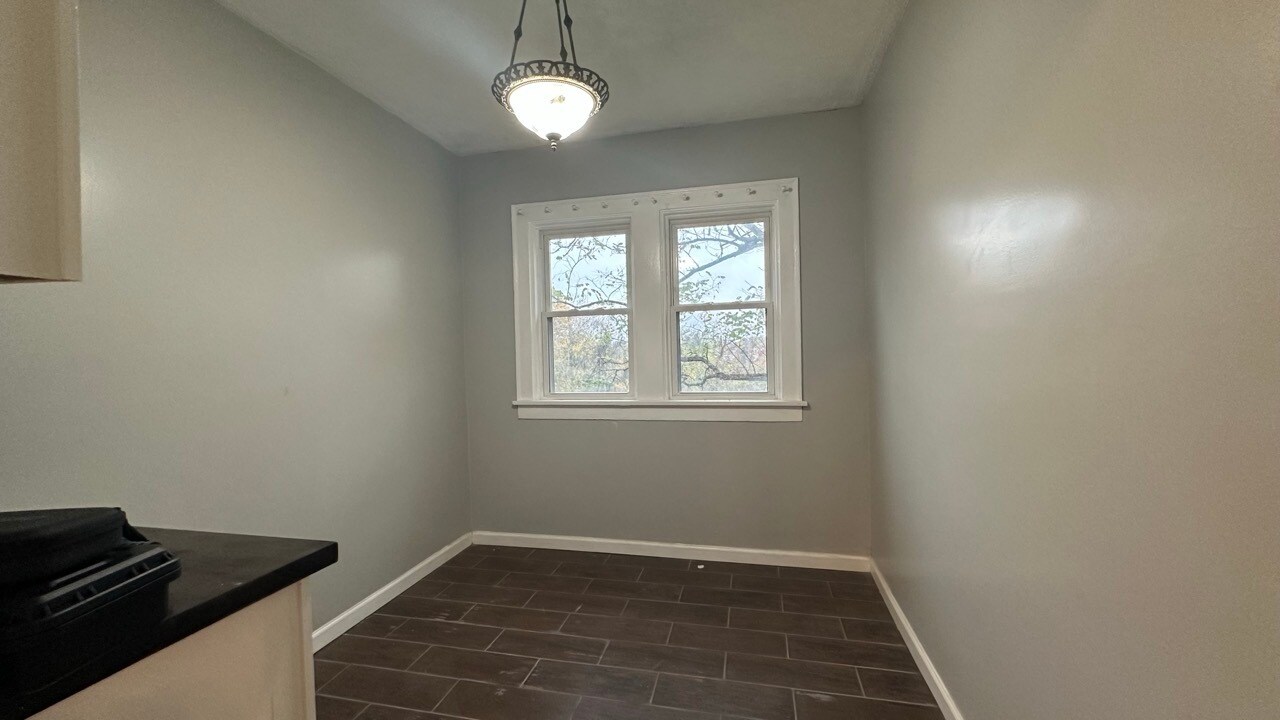 Breakfast nook - 2518 Bethel Church Rd