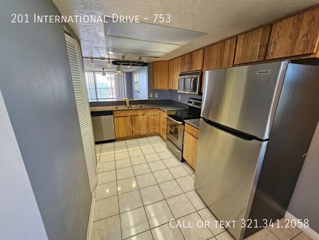 Building Photo - 201 International Dr