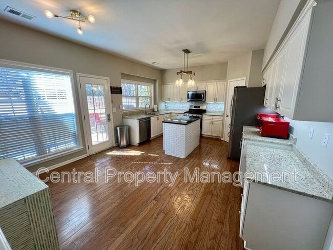 Building Photo - 3 Blanton Ln