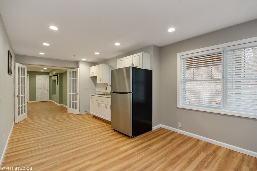 4B. Kitchen - 275 croton dam road