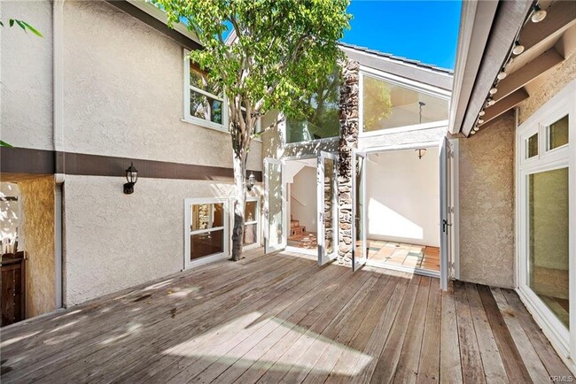 Building Photo - 517 Poppy Avenue, Newport Beach, CA 92625 ...