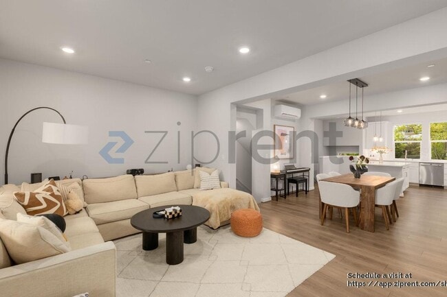 Building Photo - 12124 NE 194th Ct