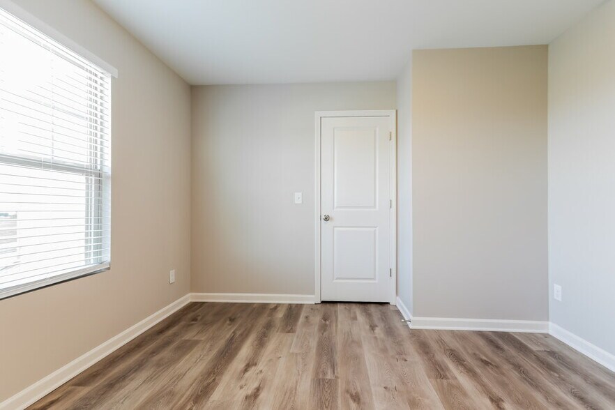 Building Photo - 531 Dianne Ct