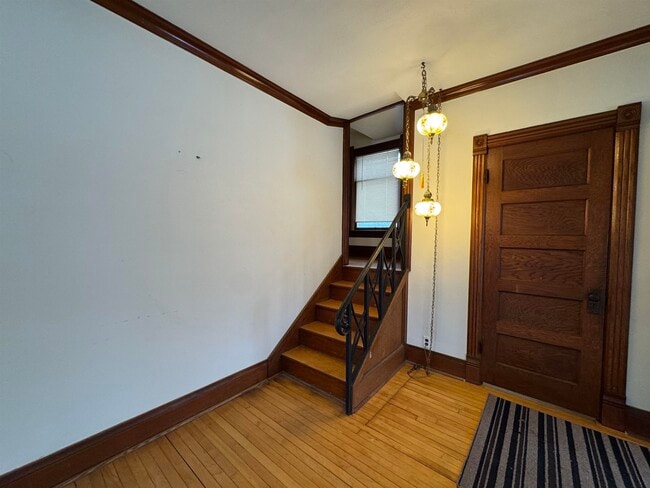 Building Photo - 916 9th St