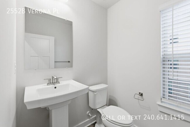 Building Photo - 2552B Verona Pl-