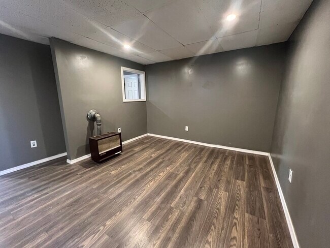 Building Photo - 81 Merrifield St