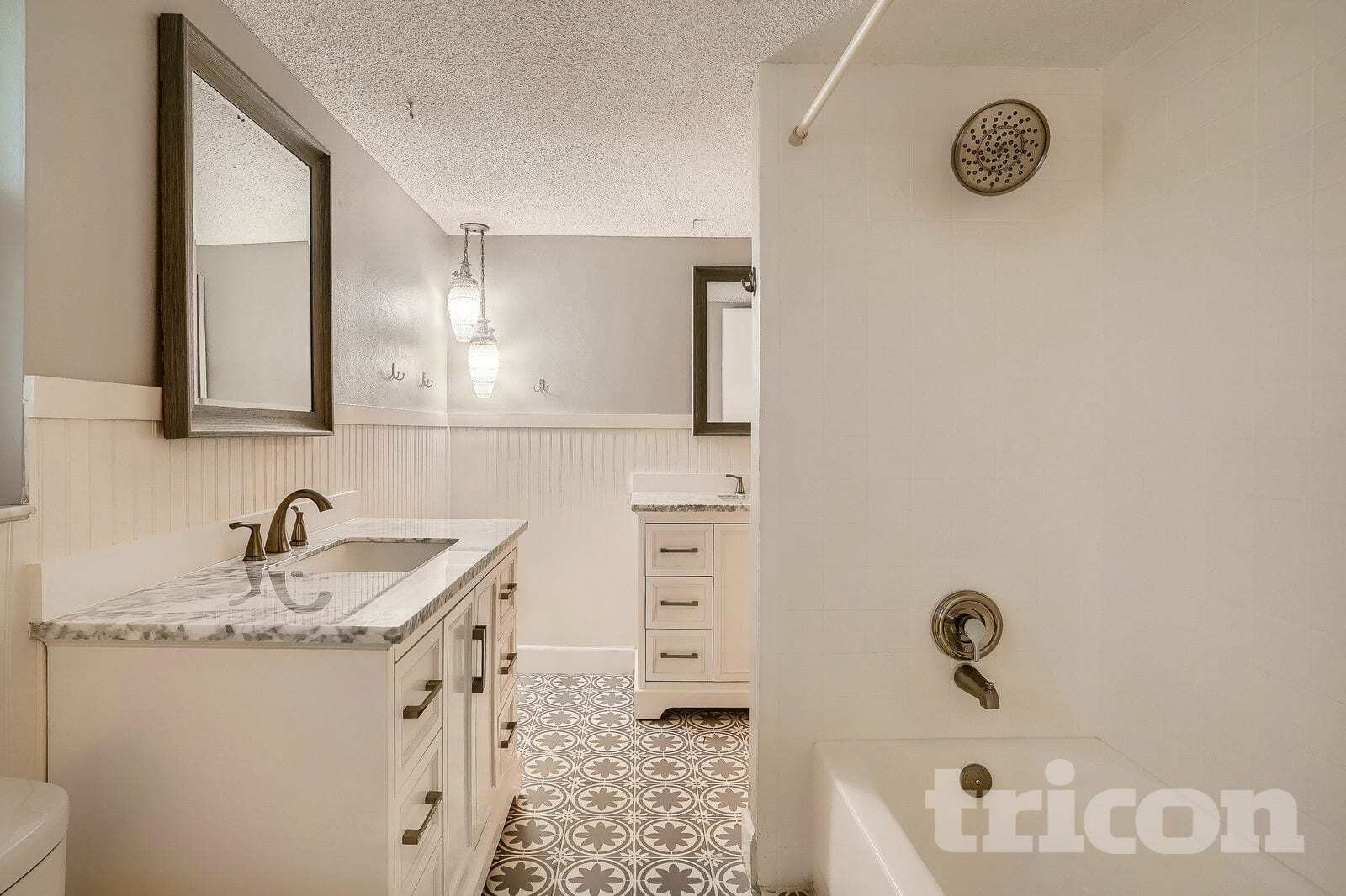 Building Photo - 215 Hillcrest Dr