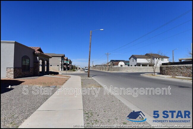 Building Photo - 4825 Mark Avizo