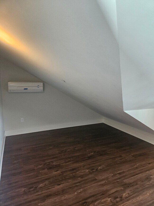 Building Photo - 3 Bedroom Plus Home with Roof Top Deck