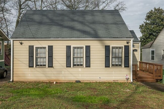 Building Photo - 1095 Deckner Ave SW