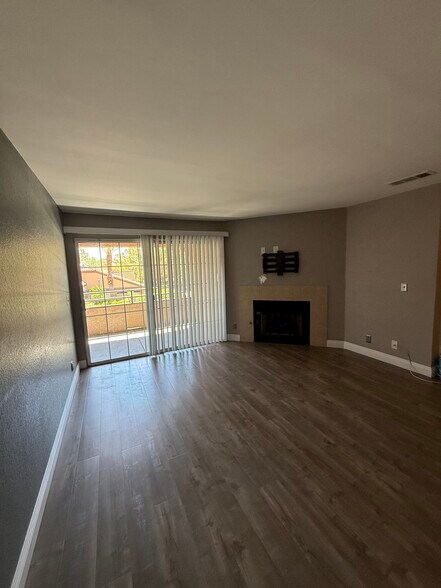 Building Photo - 2200 S Fort Apache