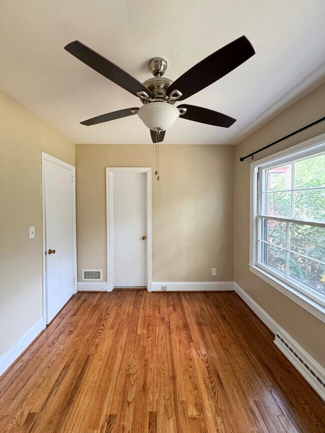 Building Photo - Charming 3 Bed 2 Bath Fayetteville Home