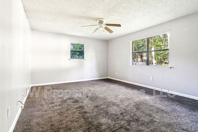 Building Photo - 206 Sunset Dr